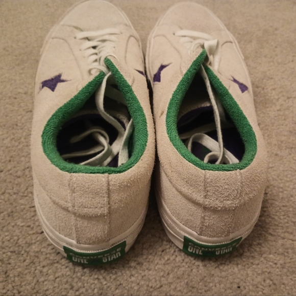 Men's white Converse suede Chuck Taylors - Picture 2 of 3